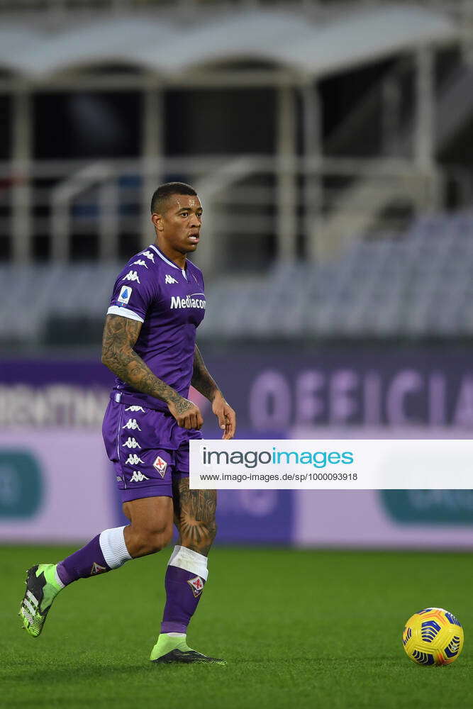 Igor Julio of Acf Fiorentina controls the ball during the Serie A match  between Juventus Fc and Acf Fiorentina Stock Photo - Alamy