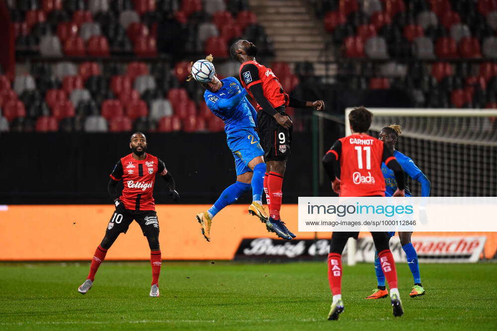 Frantzdy Pierrot Guingamp Iron Gomis Amiens Football Ea Guingamp Vs Amiens