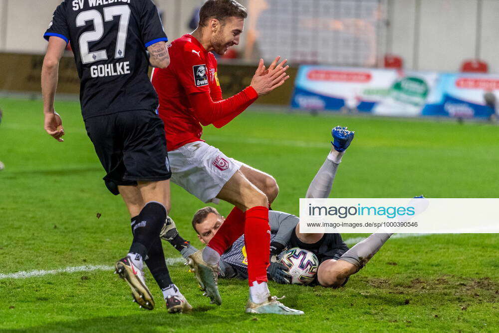 Michael Eberwein HFC fails Timo Königsmann Goalkeeper, Mannheim HFC ...