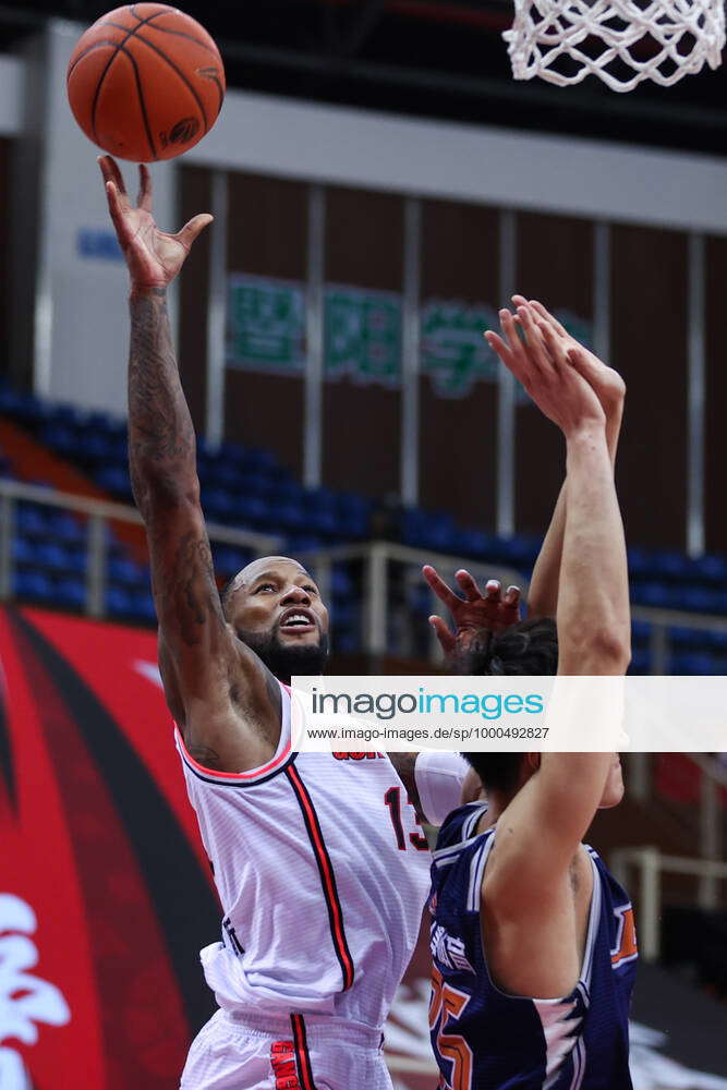 ZHUJI, CHINA - JANUARY 27: Sonny Weems 13 of Guangdong Southern Tigers ...