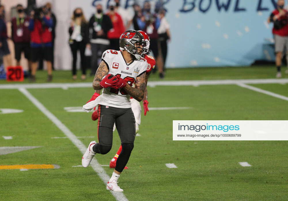 TAMPA, FL - FEBRUARY 07: Tampa Bay Buccaneers Wide Receiver Mike Evans ...