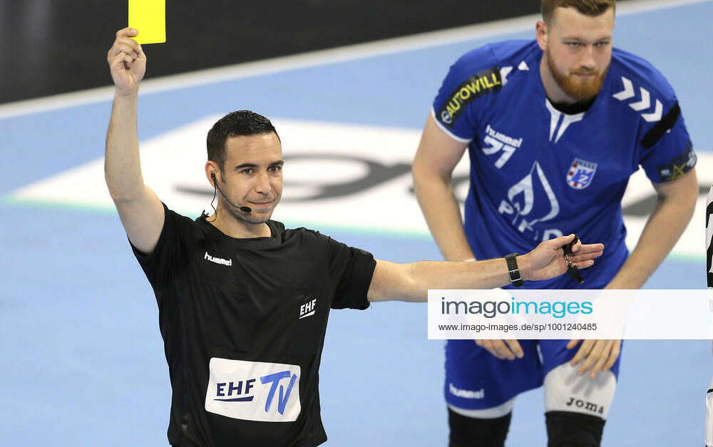 Foto Schiri Karim Gasmi gibt gelb Handball Herren am 04.03.2021