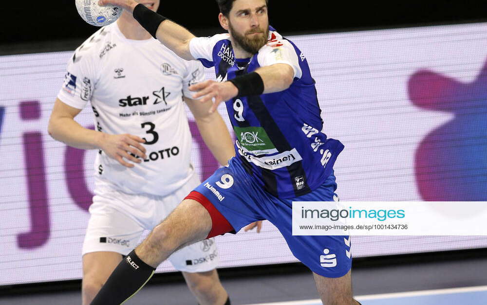 Foto : Torwurf von Pavel MICKAL Nordhorn Handball Herren am Sa. 06.03. ...