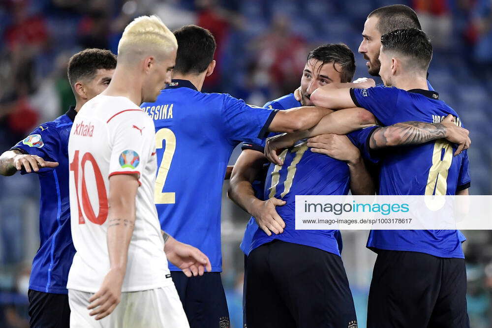 Ciro Immobile of Italy celebrates with Giovanni Di Lorenzo Matteo