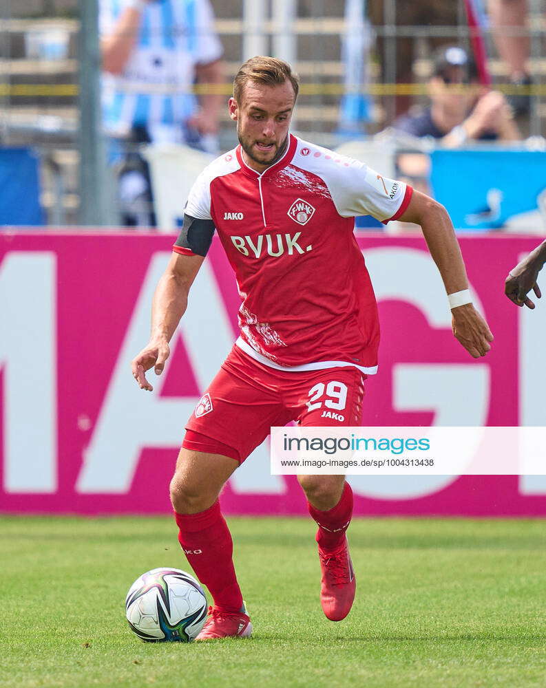 David Kopacz Kickers Nr.29 in the match TSV 1860 MUENCHEN