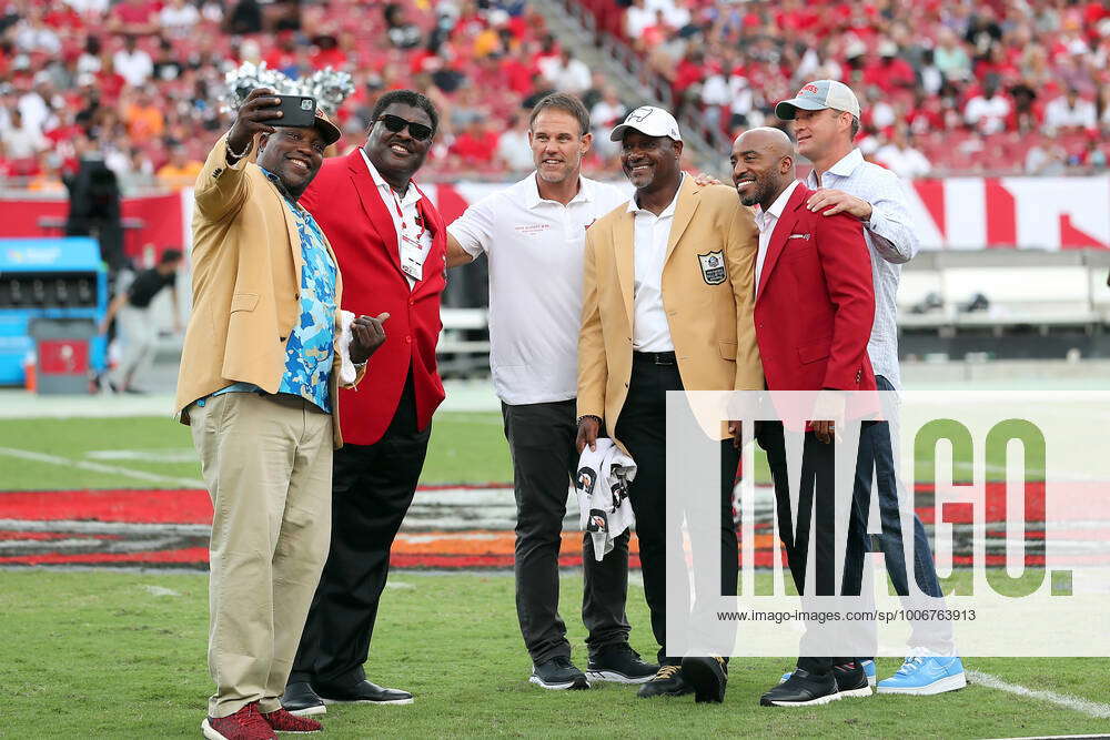 Buccaneers to induct Ronde Barber into Ring of Honor