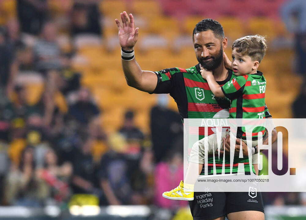 Losing Rabbitohs NRL GRAND FINAL, Benji Marshall of the Rabbitohs is seen with his son ...