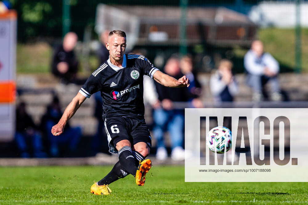 FB LP SG Union Sandersdorf Hallescher FC Toni Lindenhahn 6 Hallescher ...