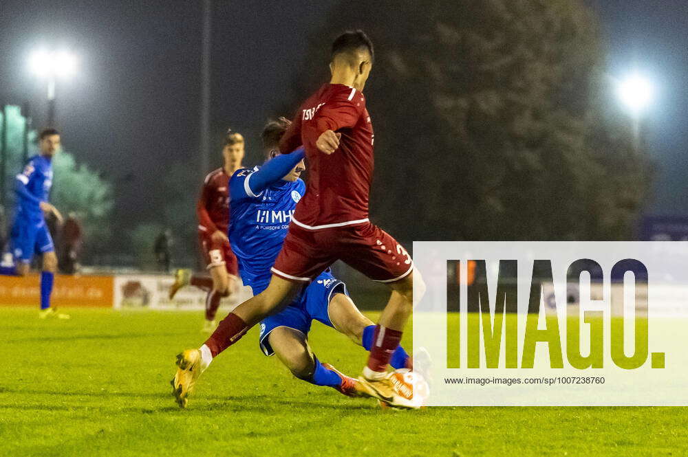 Paul Polauke 25 Stuttgarter Kickers clears Fikret Mert Aras 3