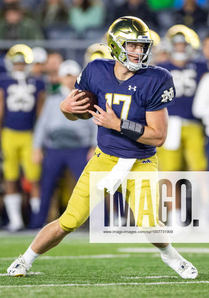 October 30, 2021: Notre Dame Quarterback Jack Coan (17) Runs With The ...