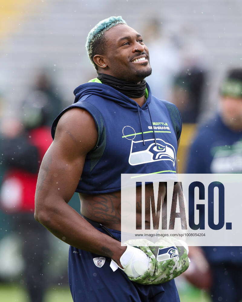 Seattle Seahawks wide receiver DK Metcalf (14) warms up before an