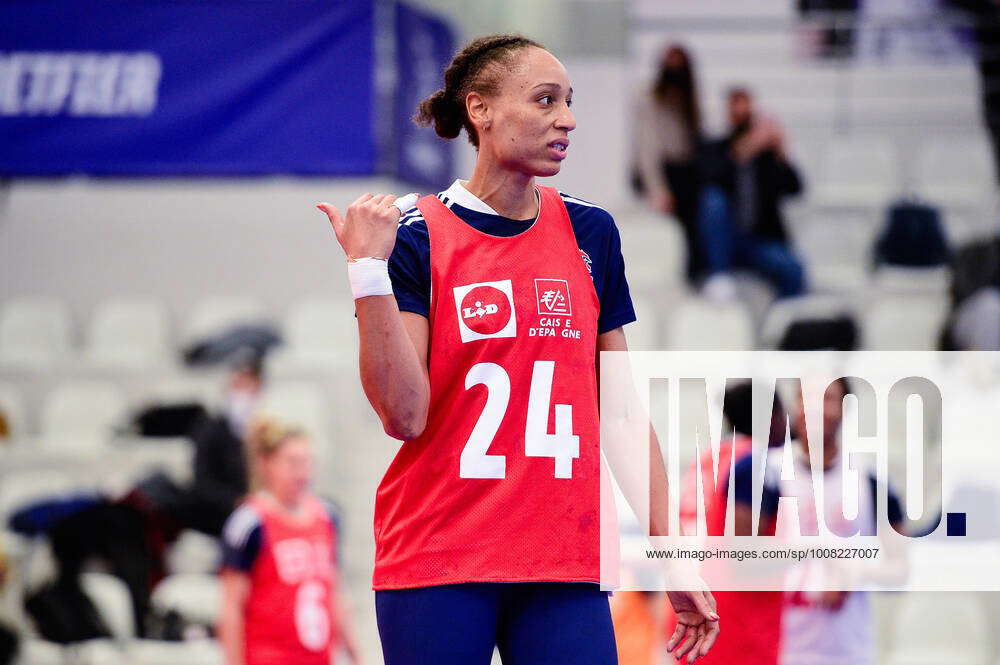 BEATRICE EDWIGE 24 France HANDBALL Preparation Mondial