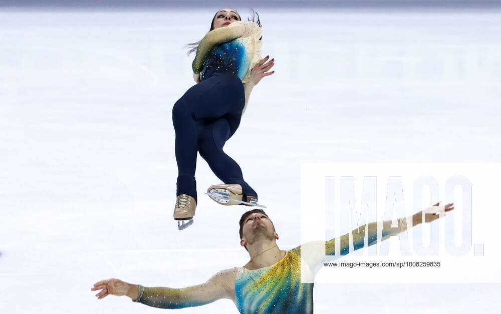 SOCHI, RUSSIA – NOVEMBER 26, 2021: Figure skaters Nicole Della Monica