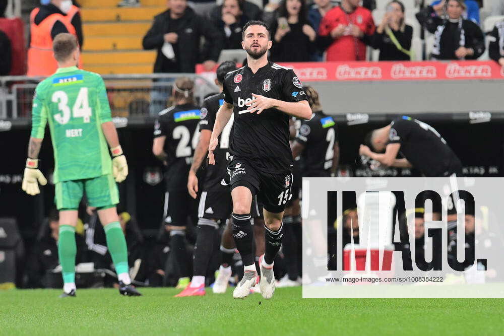 OFICIAL: Pjanic, novo jogador do Besiktas