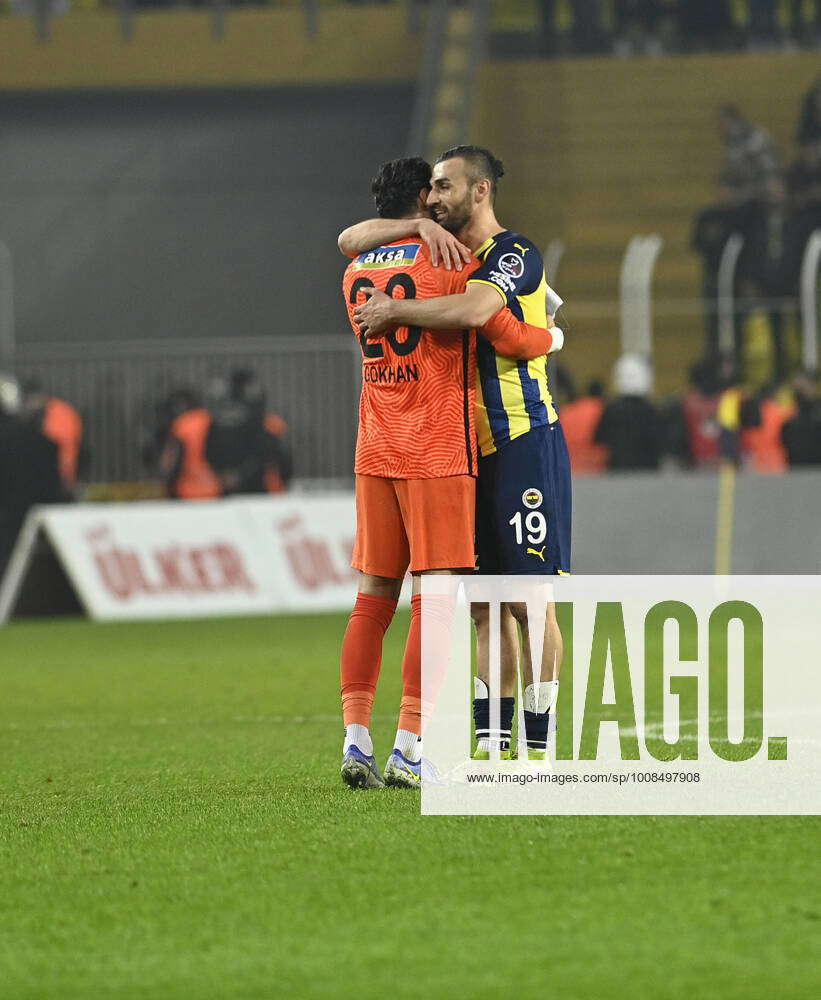 Serdar Dursun of Fenerbahce and Goalkeeper Gokhan Akkan of Caykur Rizespor  during the Turkish super