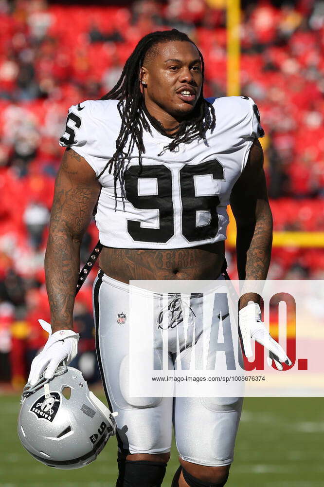 KANSAS CITY, MO - DECEMBER 12: Las Vegas Raiders defensive tackle