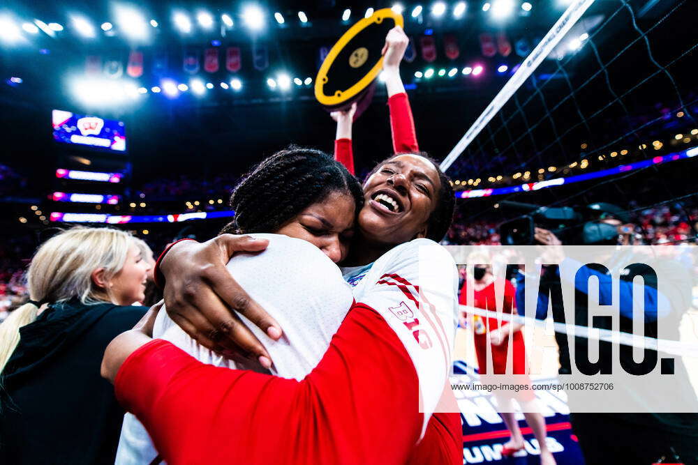 columbus-ohio-usa-the-wisconsin-badgers-celebrate-defeating-big-10