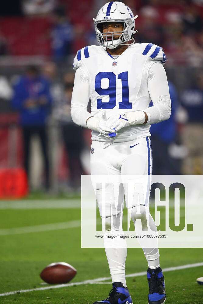 GLENDALE, AZ - DECEMBER 25: Indianapolis Colts Defensive End Isaac Rochell  (91) during an NFL, Ameri