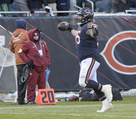 Bears DT Khyiris Tonga Recovers Fumble During Win Over Giants