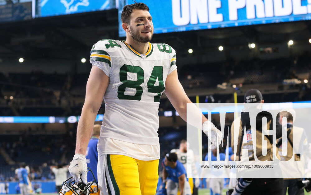 Green Bay Packers vs Detroit Lions Green Bay Packers tight end Tyler ...