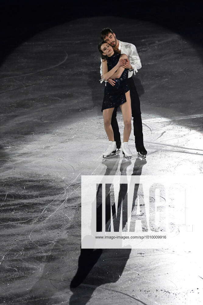 (220220) -- BEIJING, Feb. 20, 2022 -- Gabriella Papadakis (front ...