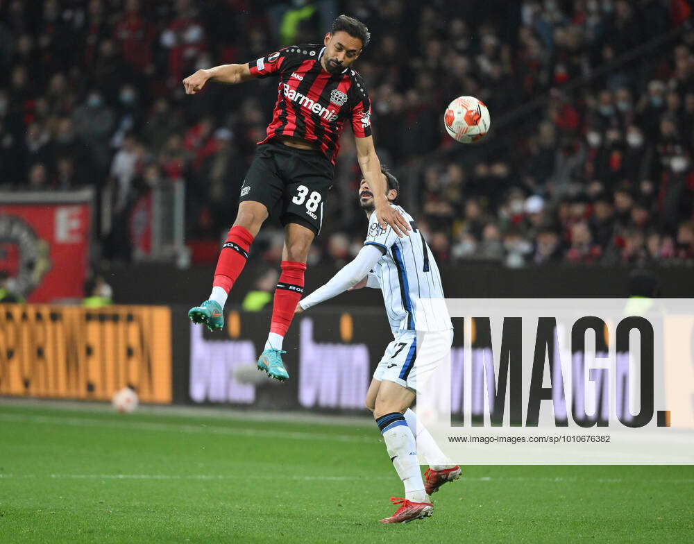 Karim Bellarabi Bayer 04 Leverkusen , left , vs Davide Zappacosta ...