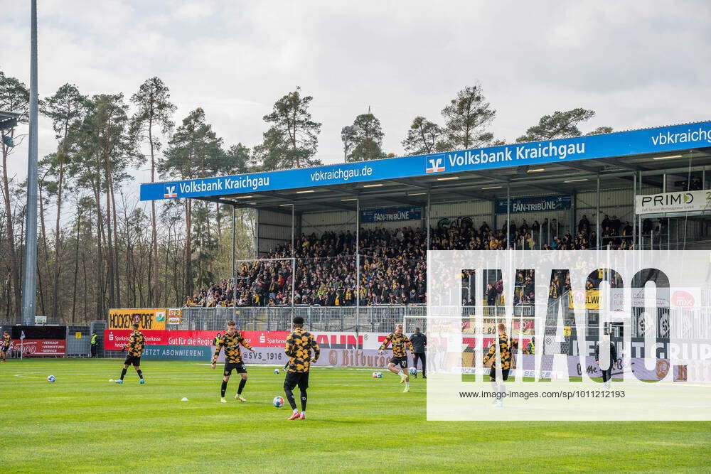 Blick Auf Den Dynamo-Gästeblock, Dynamo Beim Warm-Up; SV Sandhausen ...