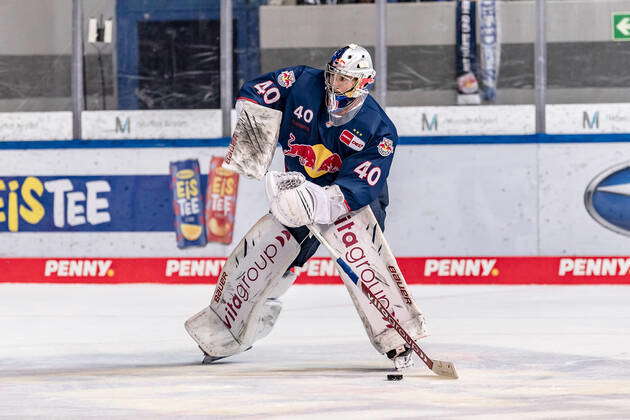 Henrik Haukeland goalie, EHC Red Bull Muenchen, 40 before the start of ...