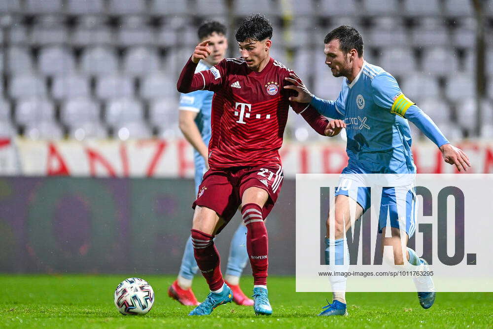 V.li.: Yusuf Kabadayi (Bayern München, FCB, 21) Christoph Wallner (TSV ...