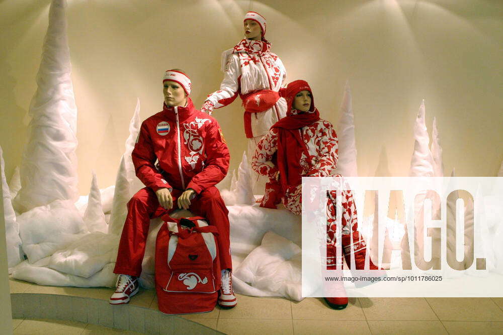 WINTER OLYMPIC UNIFORM 122092 11.01.2006 The Russian team uniform for ...