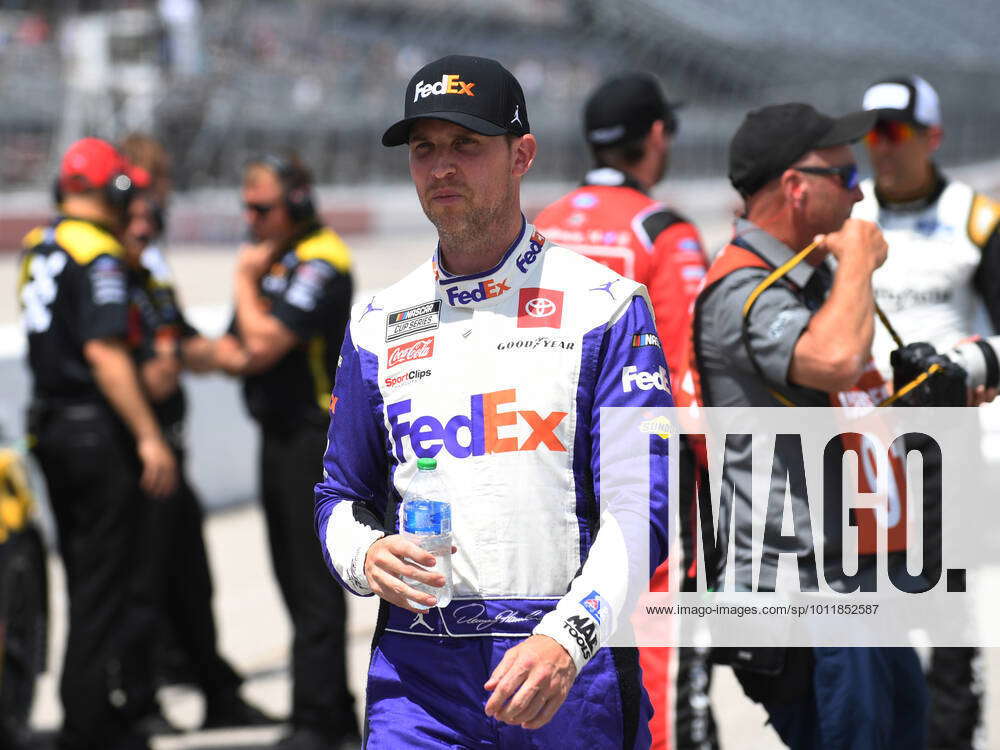 DARLINGTON, SC - MAY 07: Denny Hamlin ( 11 Joe Gibbs Racing FedEx ...