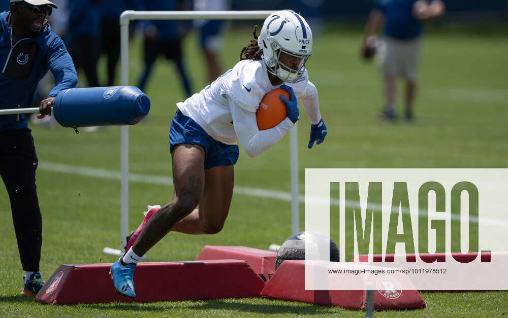 Indianapolis Colts running back D'Vonte Price (27) warms up on the