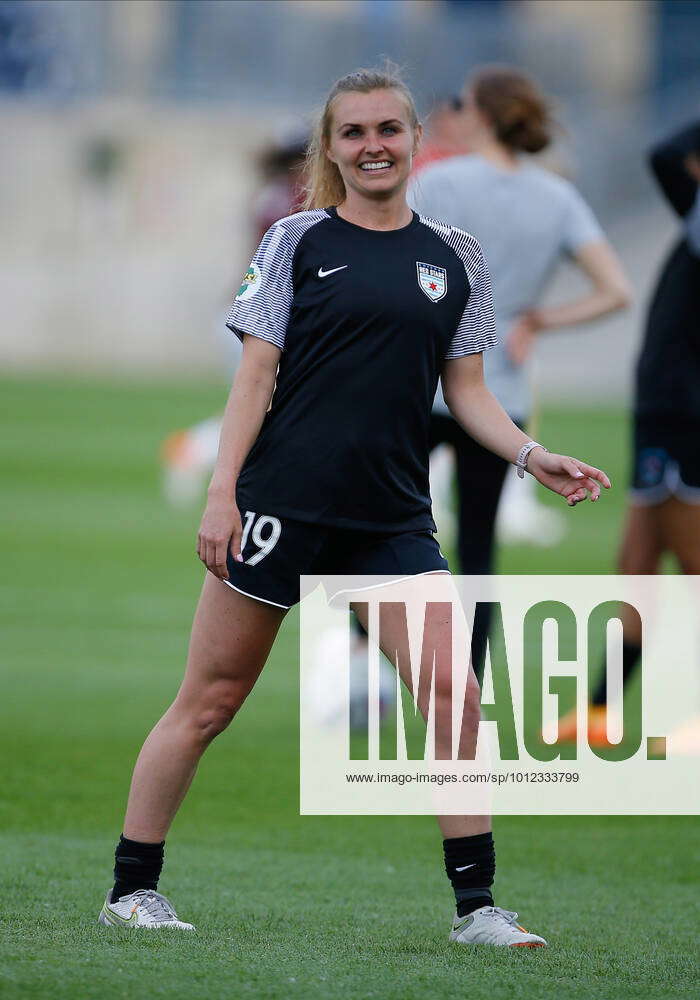 BRIDGEVIEW, IL - MAY 28: Chicago Red Stars midfielder Channing Foster ...