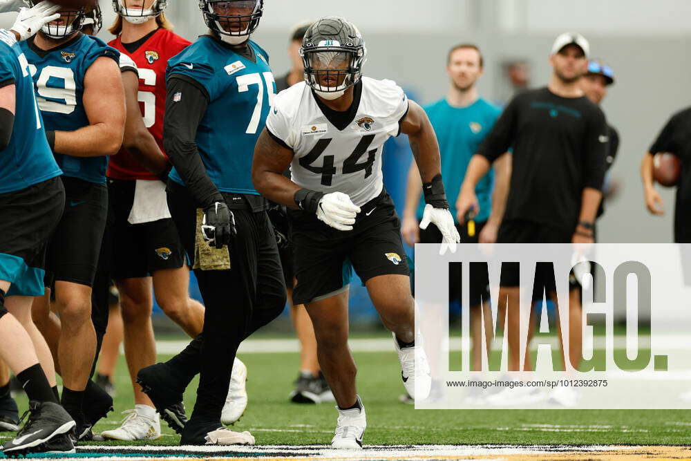 Jacksonville Jaguars linebacker Travon Walker (44) rushes the