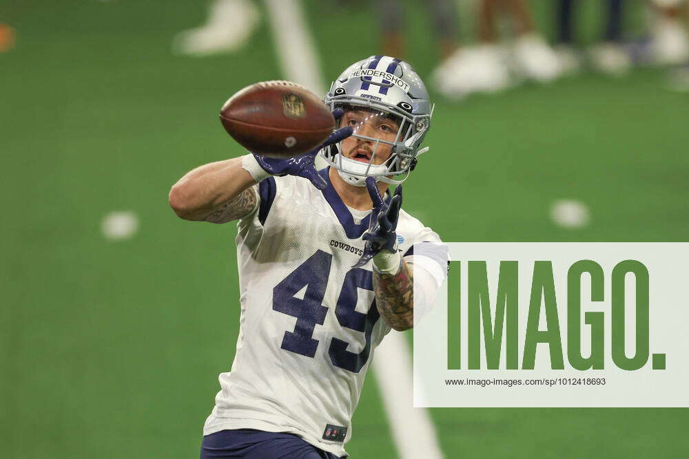 Dallas Cowboys tight end Peyton Hendershot (49) runs after a reception  during the NFL football team's rookie minicamp in Frisco, Texas, Friday,  May 13, 2022. (AP Photo/Michael Ainsworth Stock Photo - Alamy