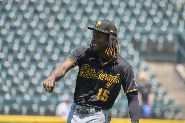 Denver CO, USA. 17th July, 2022. Pittsburgh shortstop Oneil Cruz (15)  warming up before the game with Pittsburgh Pirates and Colorado Rockies  held at Coors Field in Denver Co. David Seelig/Cal Sport