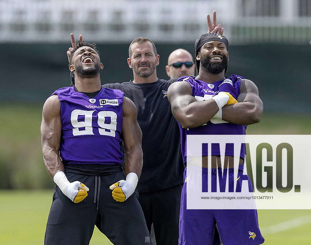 Minnesota Vikings outside linebacker Danielle Hunter (99) takes part in  drills during the NFL football team's training camp in Eagan, Minn.,  Wednesday, July 27, 2022. (AP Photo/Abbie Parr Stock Photo - Alamy