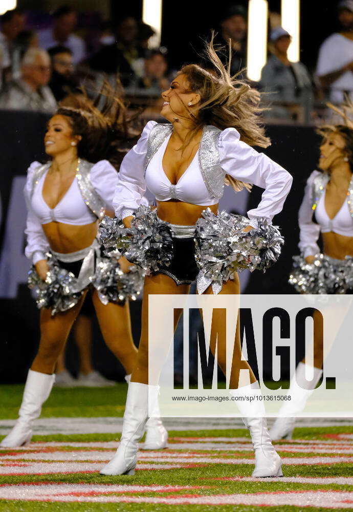 Sights of the Game: Raiderettes vs. Jaguars