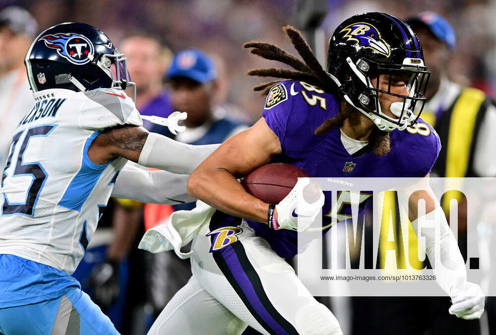 Baltimore Ravens wide receiver Shemar Bridges (85) runs past Tennessee  Titans cornerback Chris