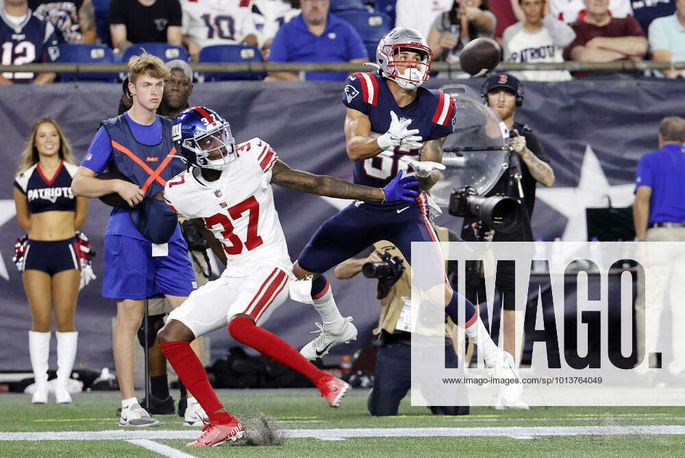 New England Patriots wide receiver Tre Nixon (82) performs field