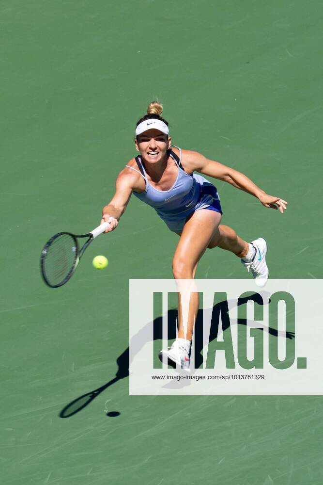 Toronto, On - August 12: Simona Halep Returns The Ball During Her 