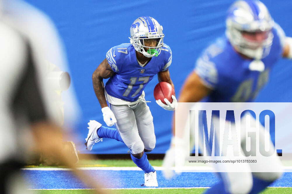 Atlanta Falcons vs Detroit Lions Wide receiver Trinity Benson (17) of the  Detroit Lions carries the