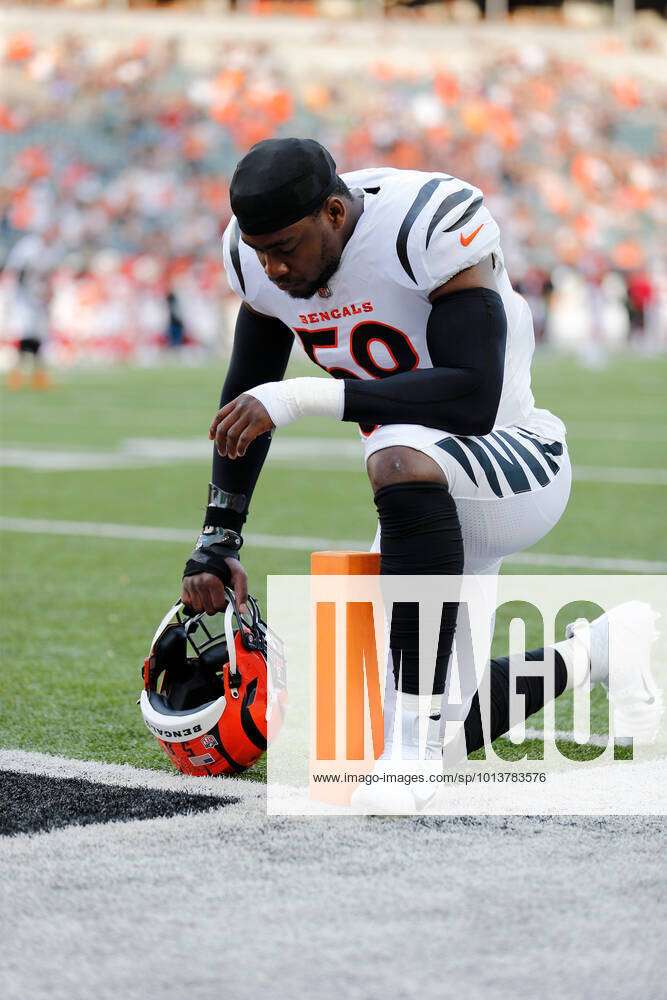 August 12, 2022: Joseph Ossai (58) of the Cincinnati Bengals takes a moment  prior to kickoff