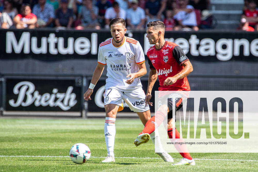 Mehdi Chahiri Paris Fc Maxime Barthelm Ea Guingamp Football Ea Guingamp Vs Paris Fc Ligue