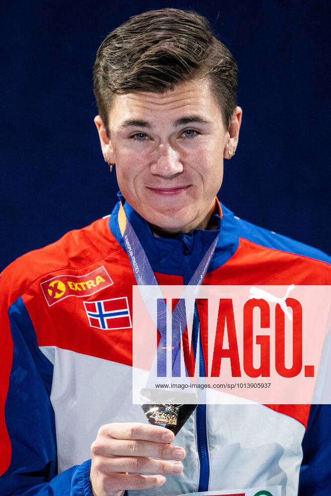 220816 Jakob Ingebrigtsen Of Norway With His Gold Medal At The Medal ...