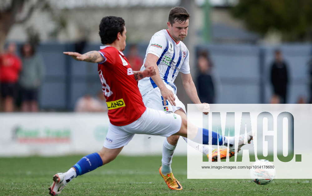 SOCCER POWER SYDNEY UNITED, Josh Woolley of Peninsula Power FC passes ...