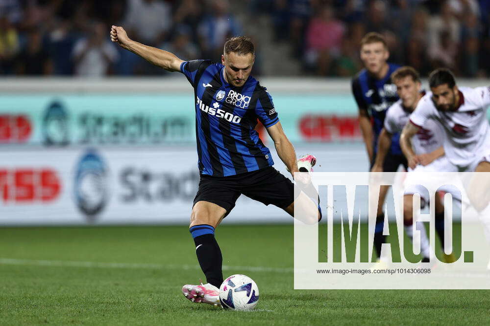 Teun Koopmeiners of Atalanta BC scores his team s third goal during Atalanta BC vs Torino FC Teun Koopmeiners of Atalanta BC scores his team s third goal during Atalanta BC vs Torino FC