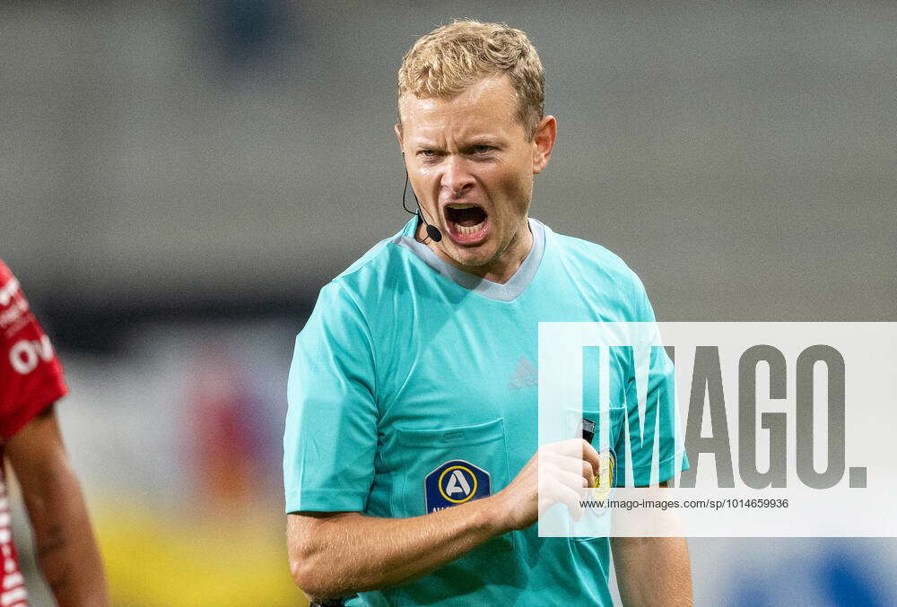 220912 Referee Fredrik Klitte during the football match in the