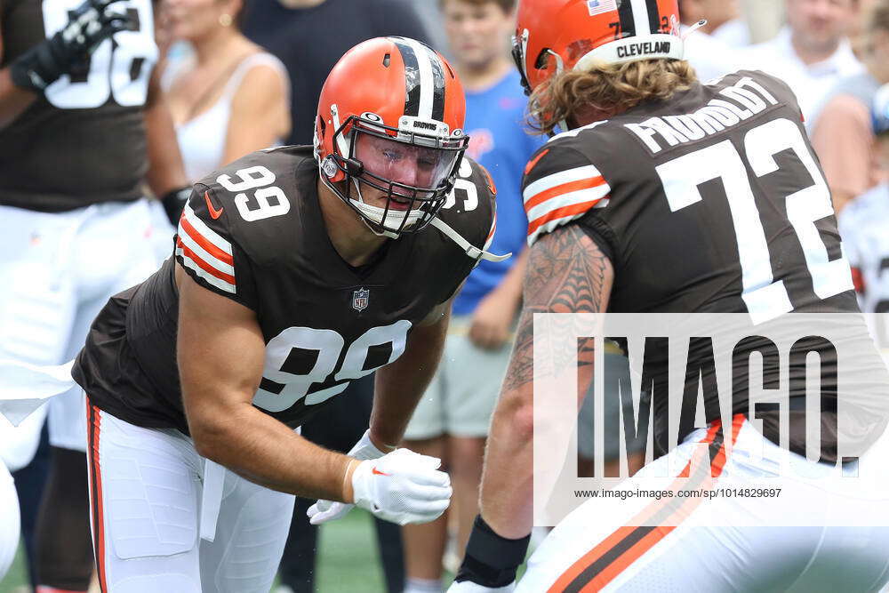 Cleveland Browns defensive tackle Taven Bryan (99) stands on the field  during an NFL football game against the Cincinnati Bengals, Sunday, Dec.  11, 2022, in Cincinnati. Cincinnati won 23-10. (AP Photo/Aaron Doster