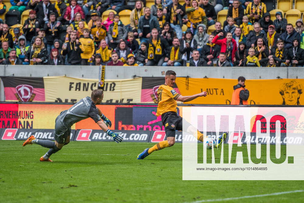 Dresdens Stefan Kutschke On The Ball SG Dynamo Dresden FC Ingolstadt 04 ...